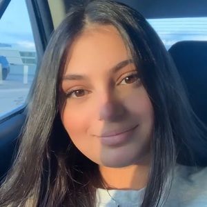 Meet your Posher, Leena